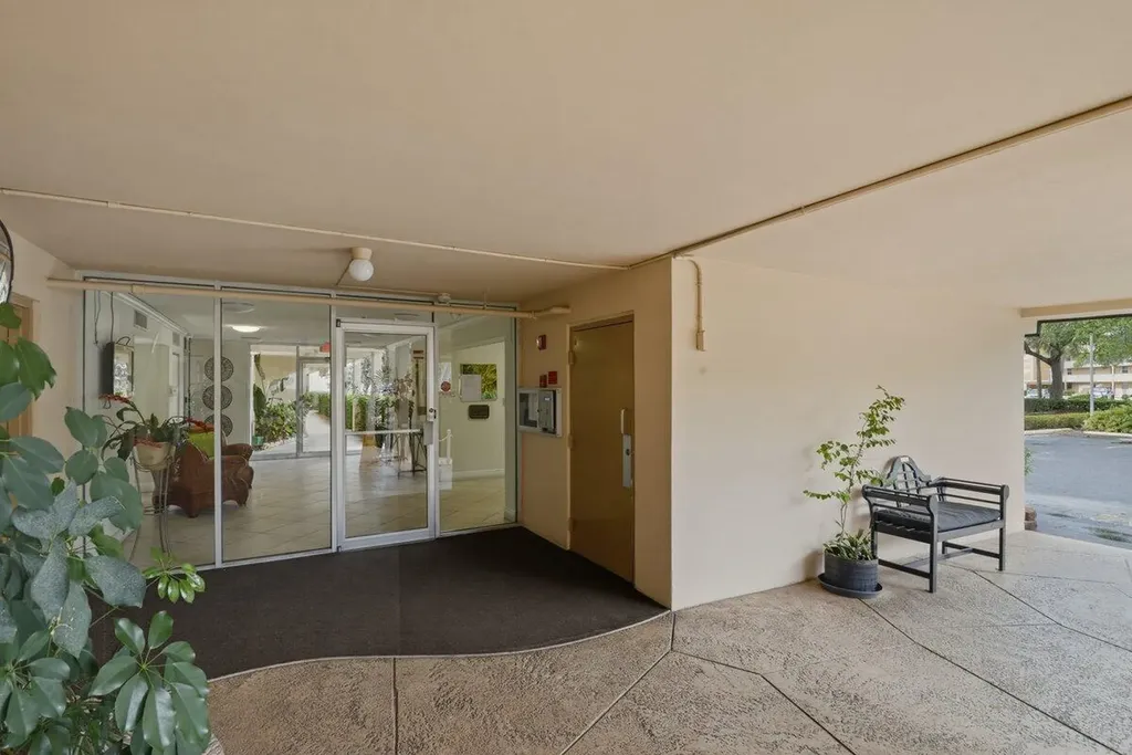 5340 NW 2nd Avenue Boca Raton FL 33487