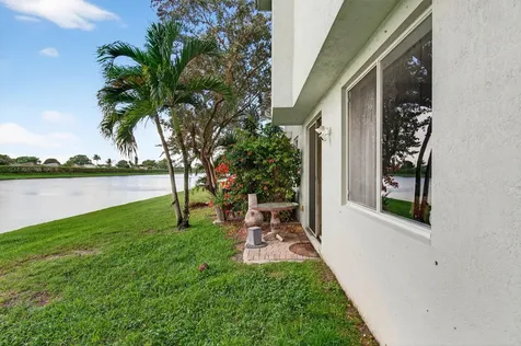 3167 Laurel Ridge Circle Riviera Beach FL 33404