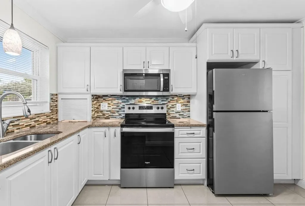 2010 S Federal Highway Boynton Beach FL 33435