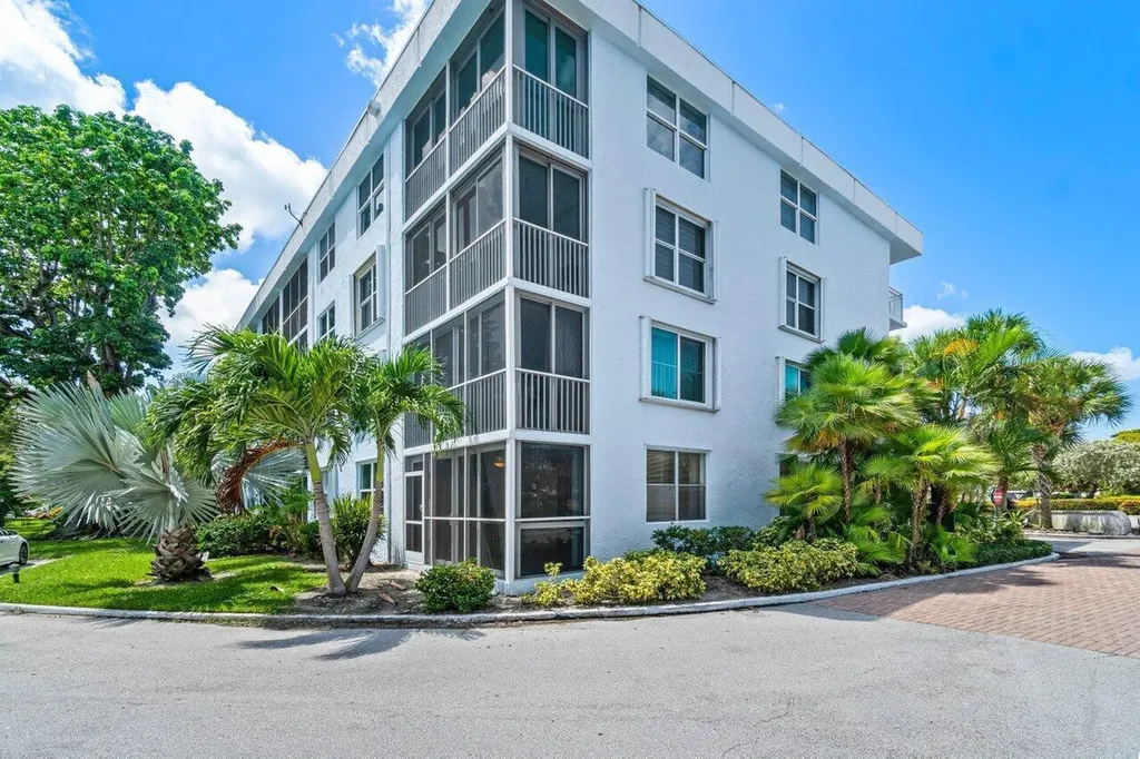 2010 S Federal Highway Boynton Beach FL 33435