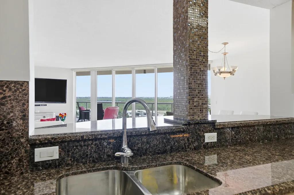 6051 N Ocean Drive Hollywood FL 33019