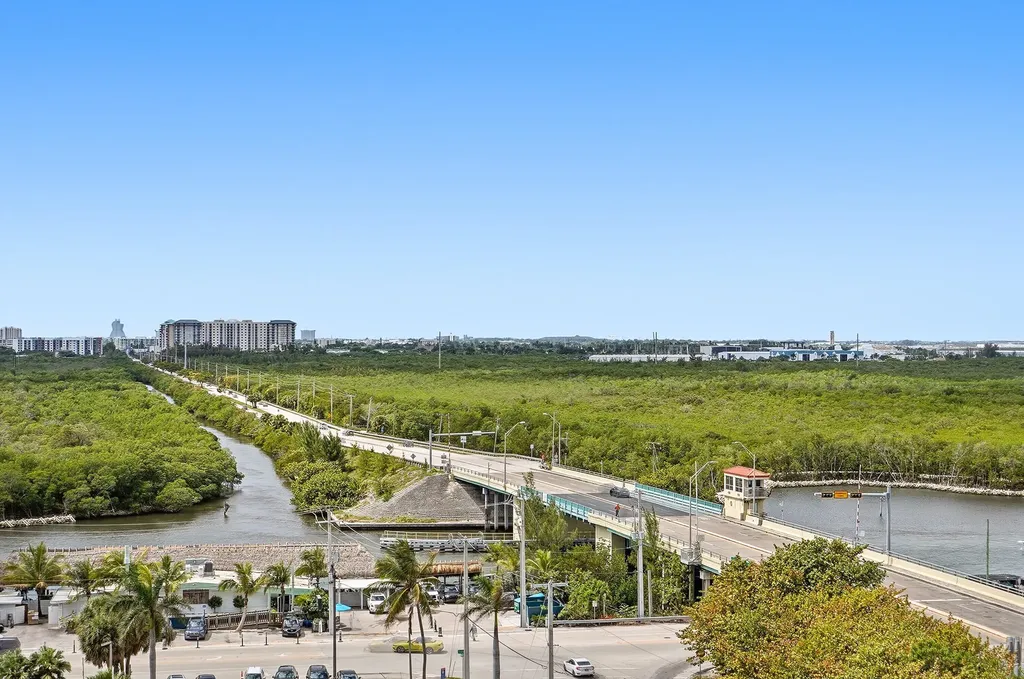 6051 N Ocean Drive Hollywood FL 33019