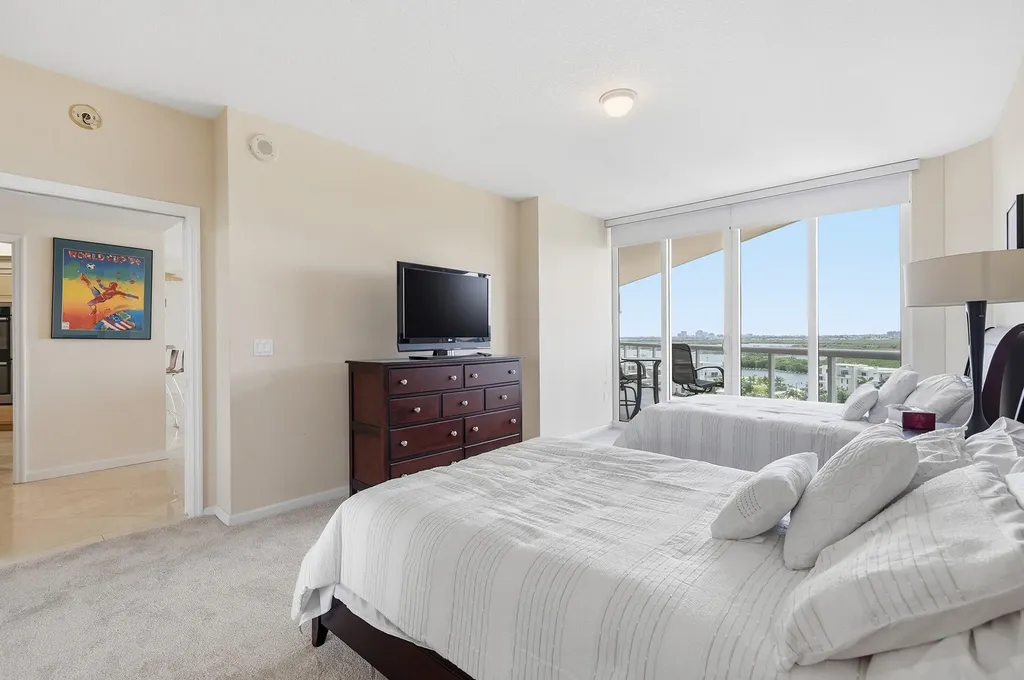 6051 N Ocean Drive Hollywood FL 33019