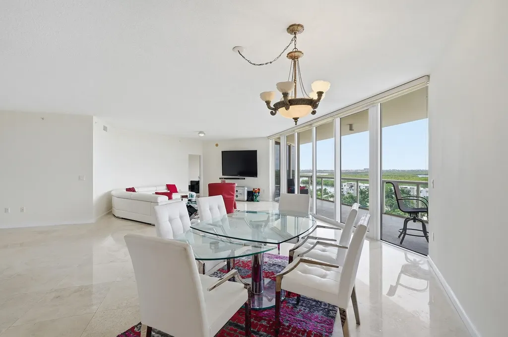 6051 N Ocean Drive Hollywood FL 33019