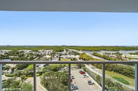 6051 N Ocean Drive Hollywood FL 33019