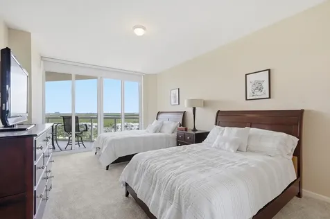 6051 N Ocean Drive Hollywood FL 33019