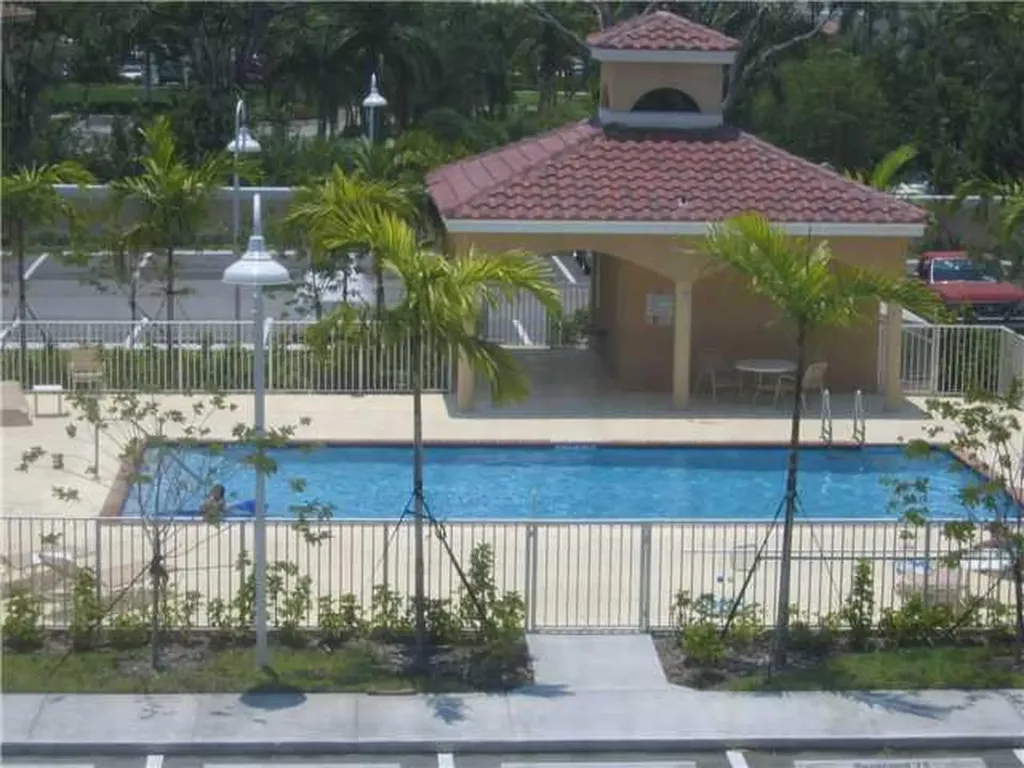 519 E Sheridan Street Dania Beach FL 33004