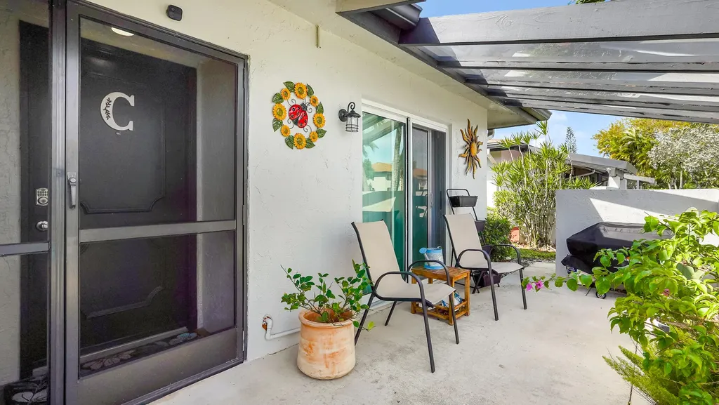 5620 Queen Palm Court Delray Beach FL 33484