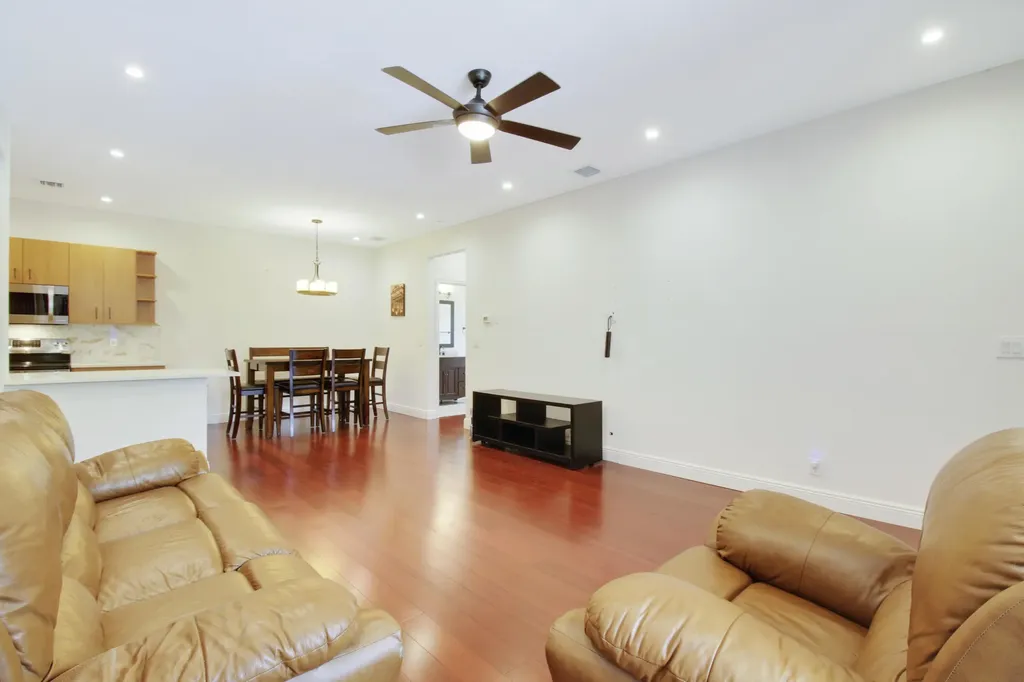3561 Forest Hill Boulevard West Palm Beach FL 33406