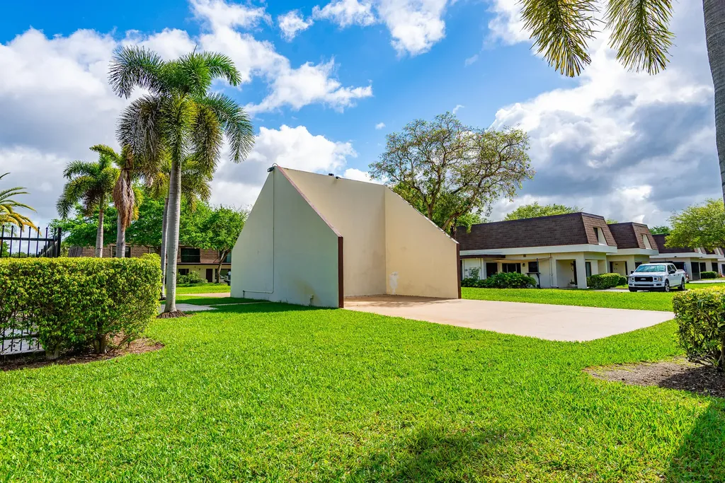 9375 SW 61st Way SW Boca Raton FL 33428