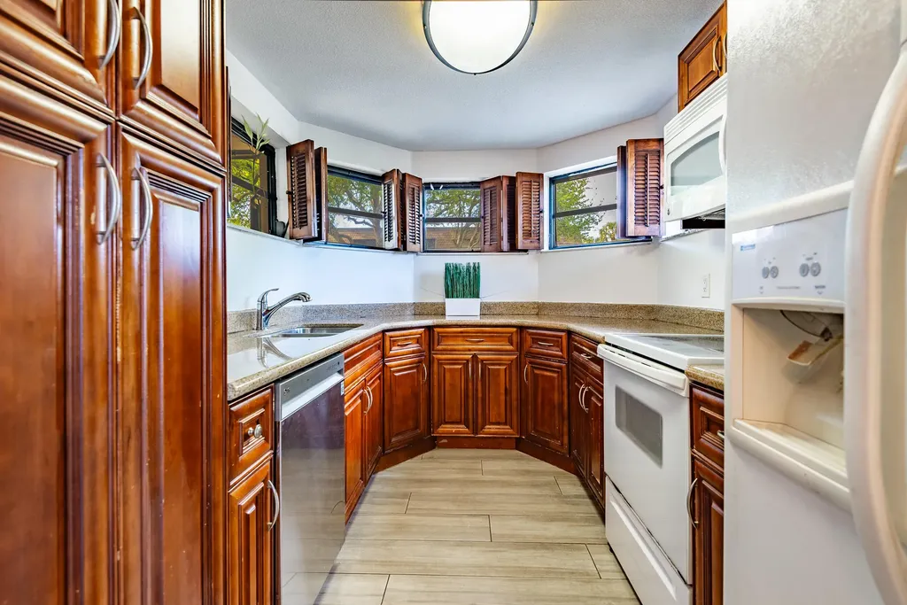 9375 SW 61st Way SW Boca Raton FL 33428