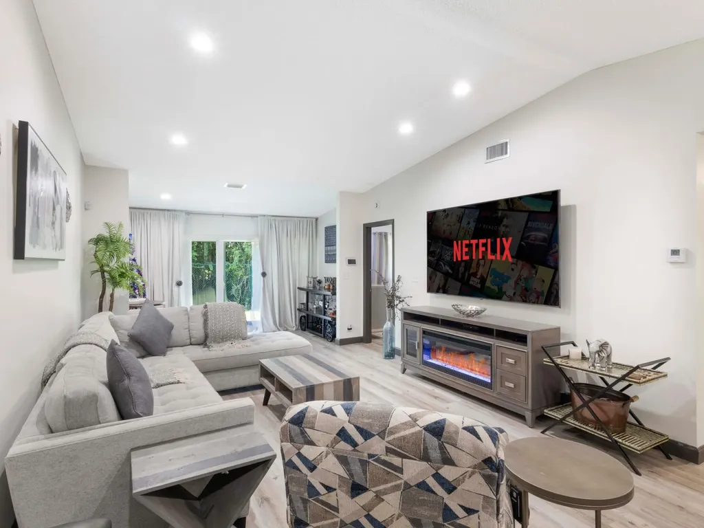 8652 Overset Lane Boca Raton FL 33496