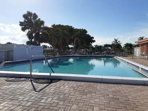 4504 NW 43rd Terrace Tamarac FL 33319