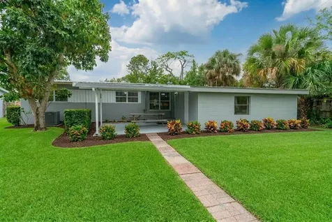904 SE 16th Street Stuart FL 34994