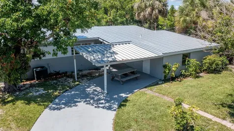 904 SE 16th Street Stuart FL 34994