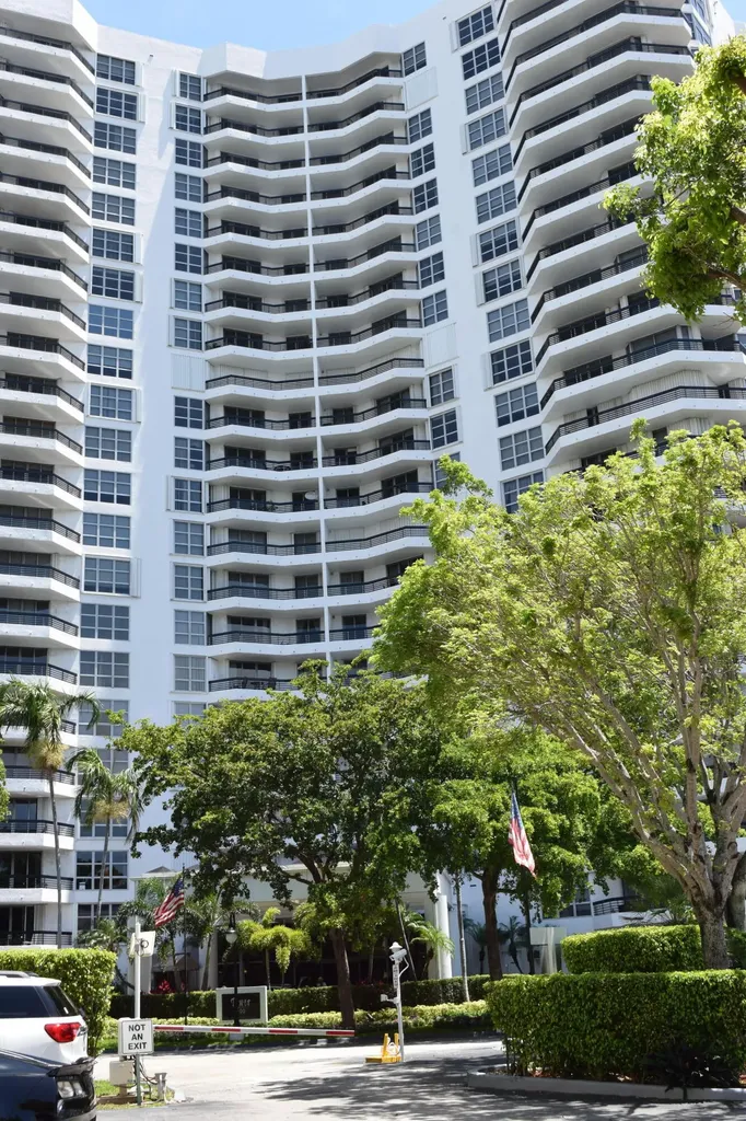 3400 NE 192nd Street Aventura FL 33180