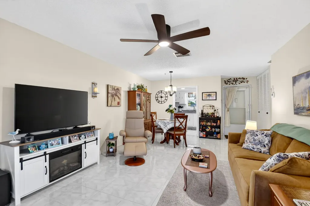 2758 Emory Drive E West Palm Beach FL 33415