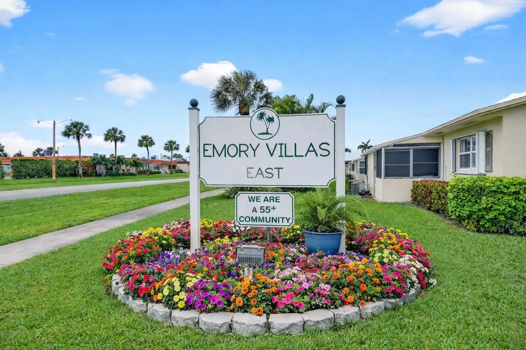 2758 Emory Drive E West Palm Beach FL 33415