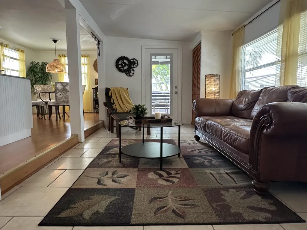 8661 SW 18th Place Davie FL 33324
