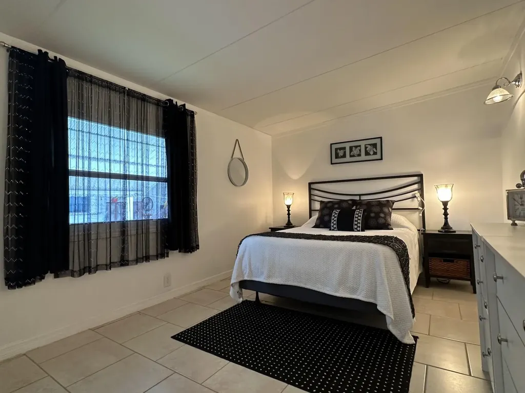 8661 SW 18th Place Davie FL 33324