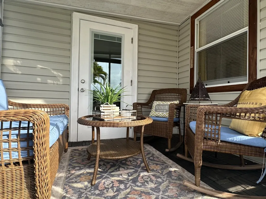 8661 SW 18th Place Davie FL 33324