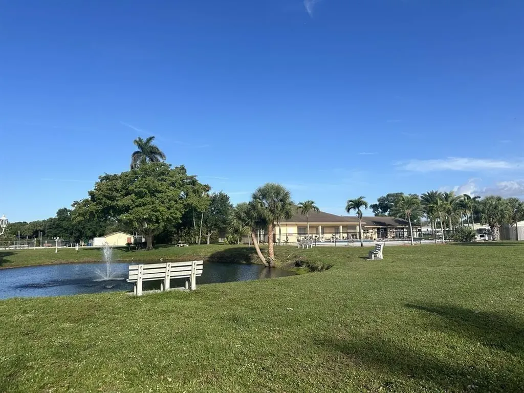 8661 SW 18th Place Davie FL 33324