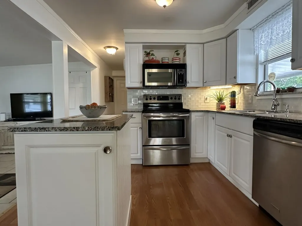 8661 SW 18th Place Davie FL 33324