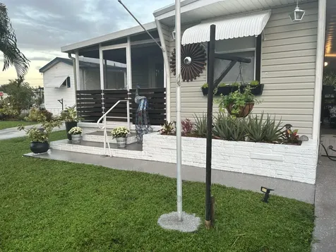 8661 SW 18th Place Davie FL 33324