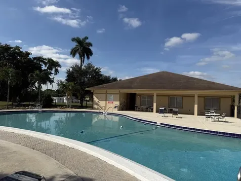 8661 SW 18th Place Davie FL 33324