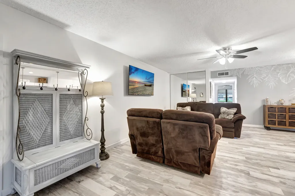 14040 Nesting Way Delray Beach FL 33484