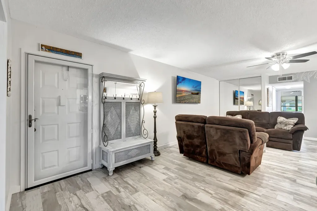 14040 Nesting Way Delray Beach FL 33484