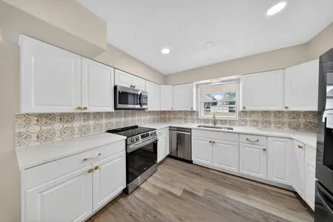 1905 Colonial Road Fort Pierce FL 34950
