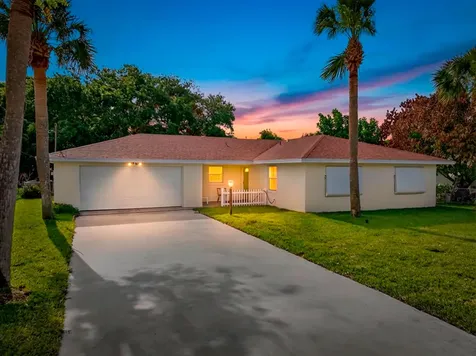 1905 Colonial Road Fort Pierce FL 34950