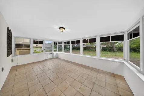 1905 Colonial Road Fort Pierce FL 34950
