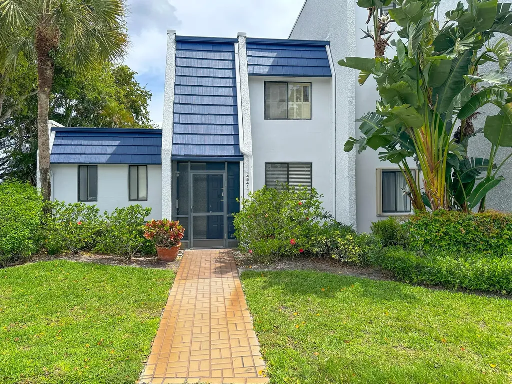 4541 Luxemburg Court Greenacres FL 33467