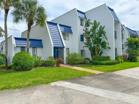 4541 Luxemburg Court Greenacres FL 33467