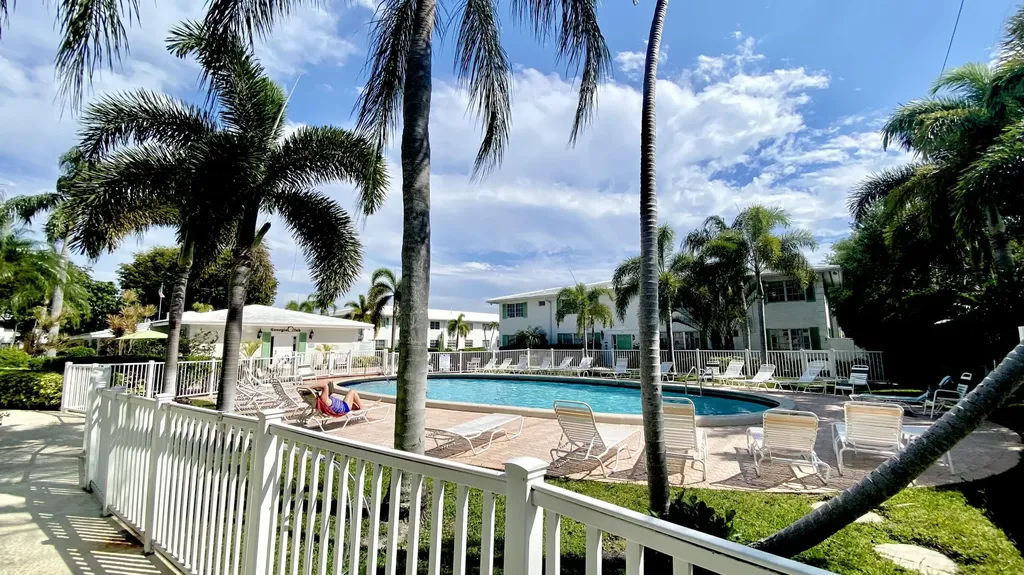 1821 NE 62nd Street Fort Lauderdale FL 33308