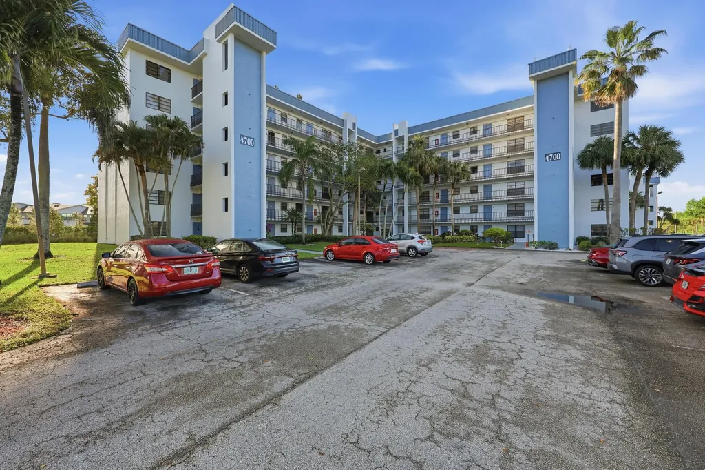 4700 Lucerne Lakes Boulevard W Greenacres FL 33467