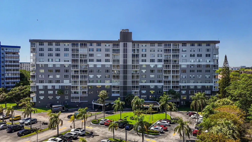 3850 Washington Street Hollywood FL 33021
