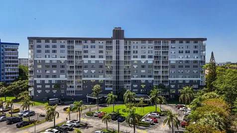 3850 Washington Street Hollywood FL 33021