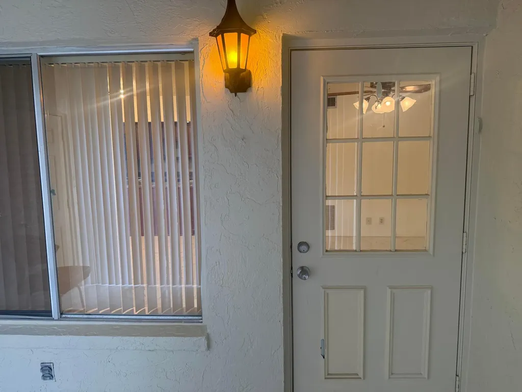 211 Pine Hov Circle Greenacres FL 33463