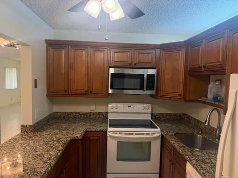 211 Pine Hov Circle Greenacres FL 33463
