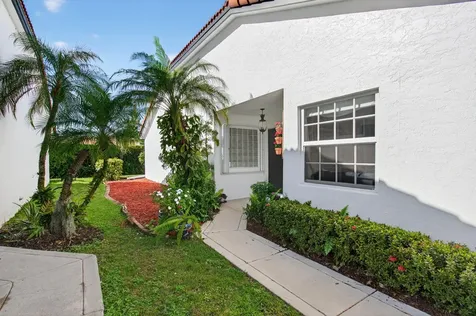 8196 Vía Di Veneto Boca Raton FL 33496