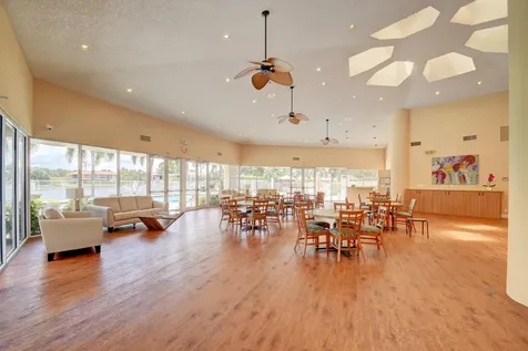 8196 Vía Di Veneto Boca Raton FL 33496