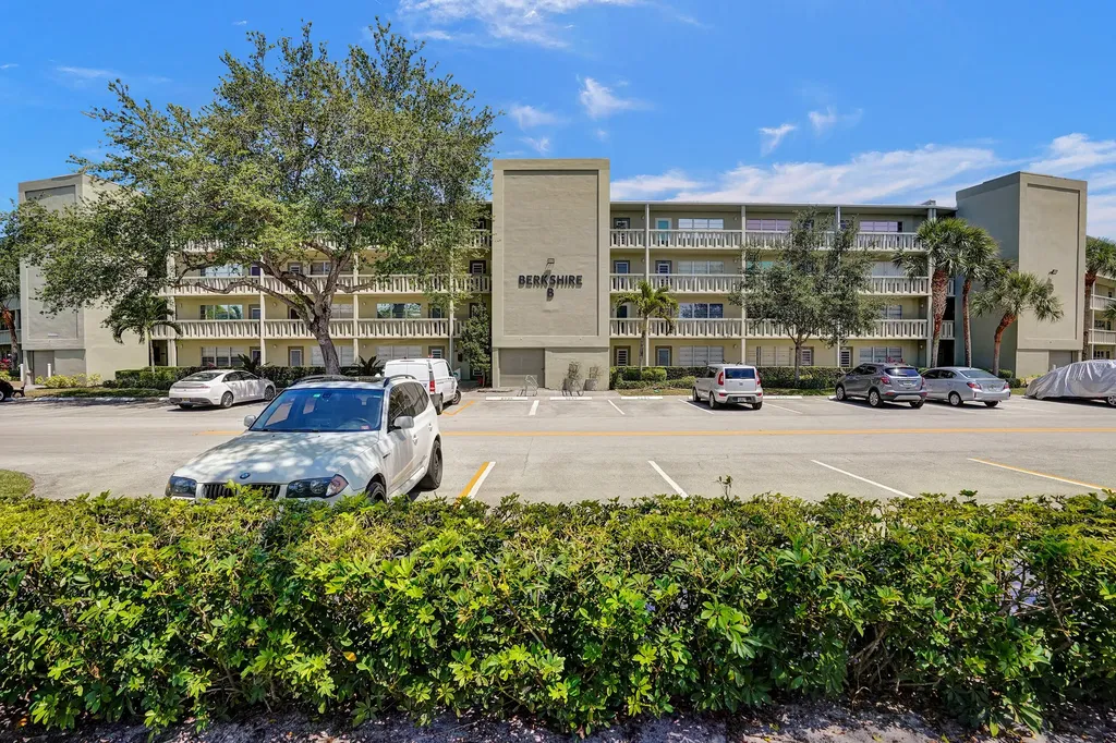 3038 Berkshire B Deerfield Beach FL 33442