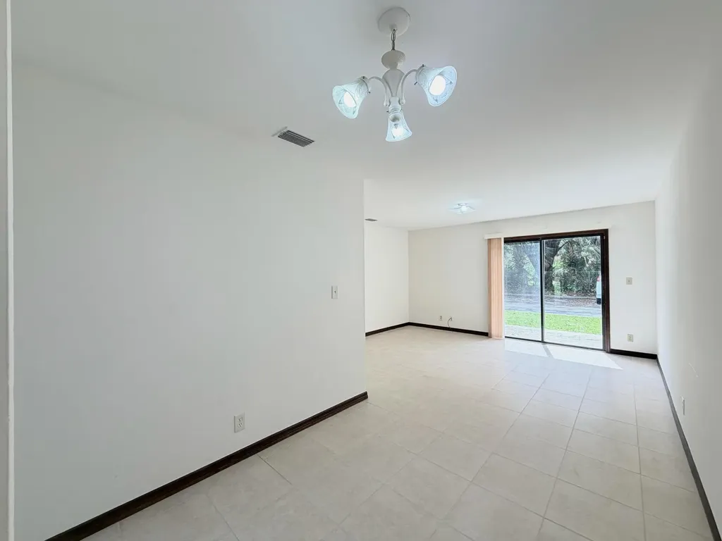 1226 N Haverhill Road Haverhill FL 33417