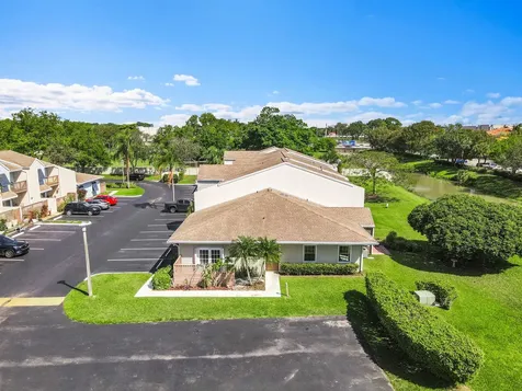100 E Hemingway Circle Margate FL 33063