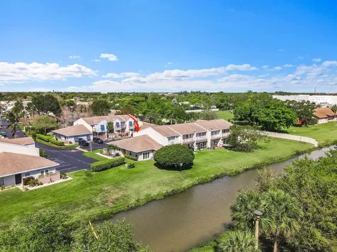 100 E Hemingway Circle Margate FL 33063