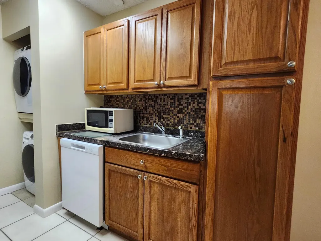545 Trace Circle Deerfield Beach FL 33441