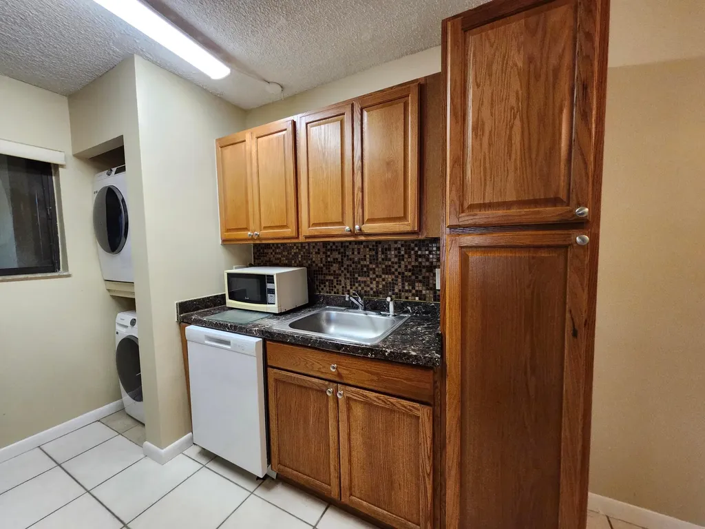 545 Trace Circle Deerfield Beach FL 33441